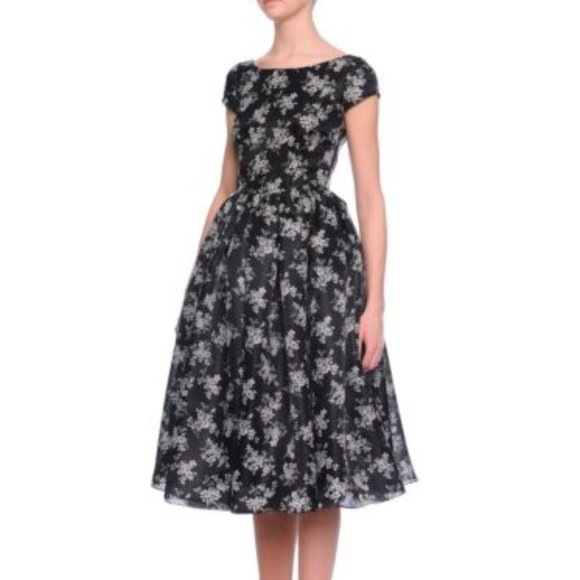 Dolce & Gabbana Cap-Sleeve Mini Floral-Print Chiffon Dress.  Size 38 (2) - Picture 1 of 3